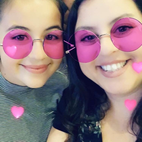 Meet your Posher, Lydia - Picture 1 of 1